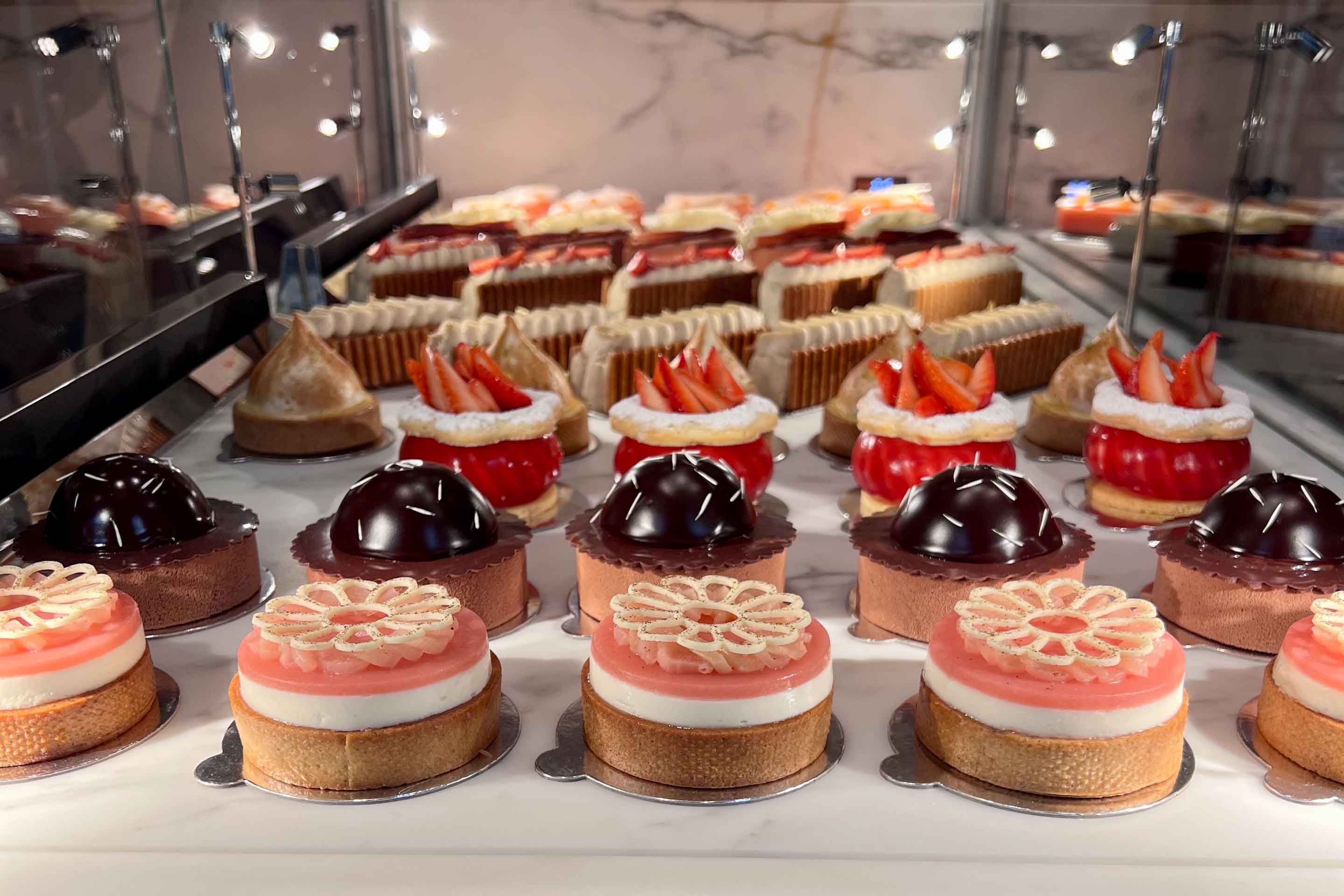 L'Hôtel de Crillon révèle Butterfly, sa toute nouvelle pâtisserie